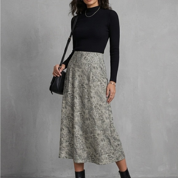 Free People Dresses & Skirts - Snake Print Free People Grey Polyester Maxi Skirt 8